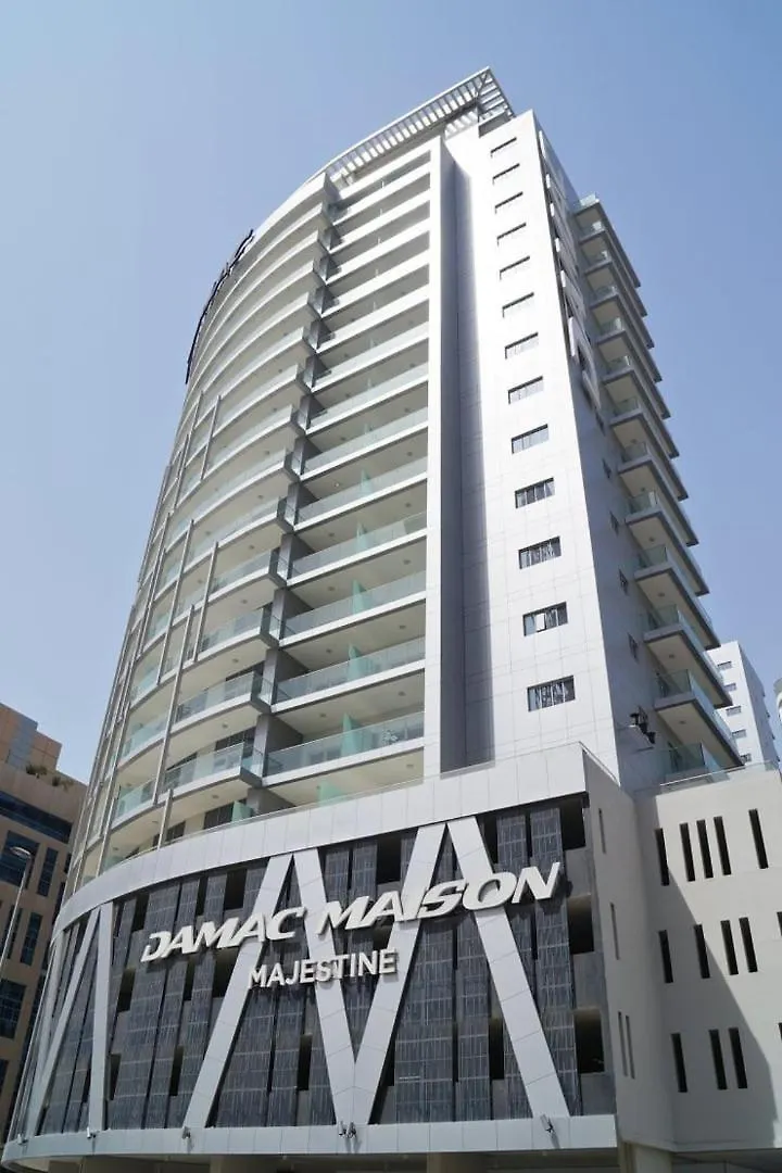 Guestready - City Nest With A Balcony And A Pool 두바이 아파트
