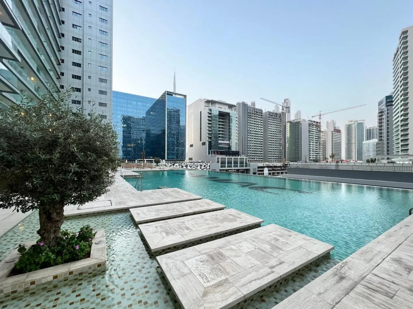 Guestready - City Nest With A Balcony And A Pool Dubai